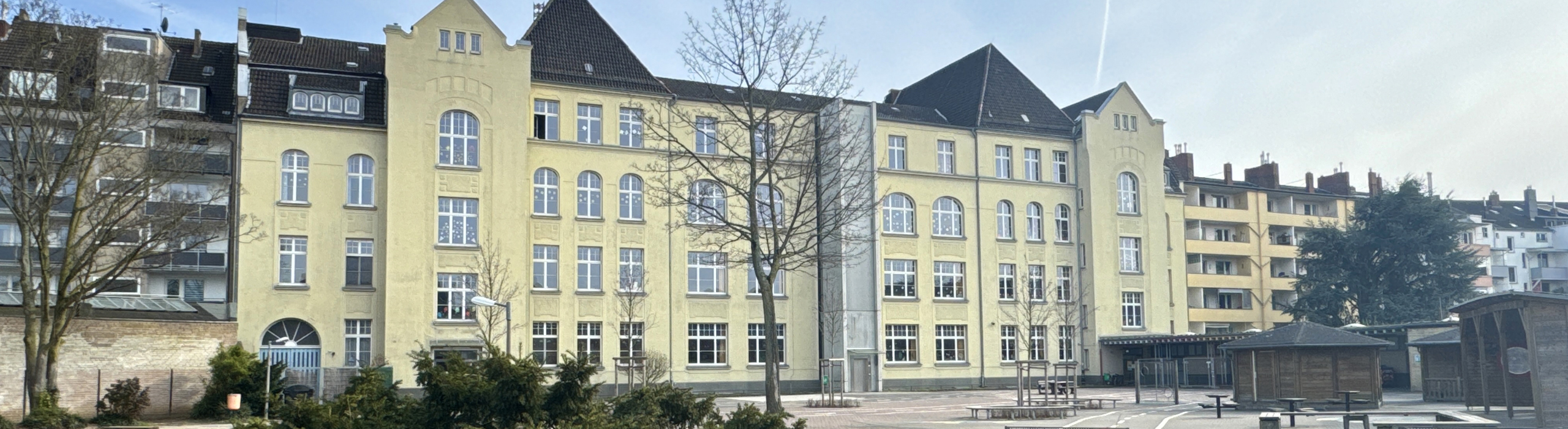 Außenansicht der Gemeinschaftsgrundschule Stoffeler Straße